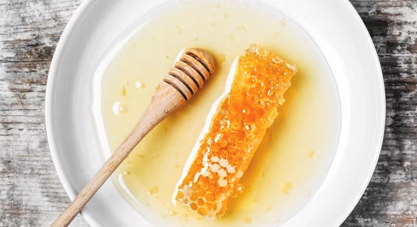 Texture of honey on the iotus