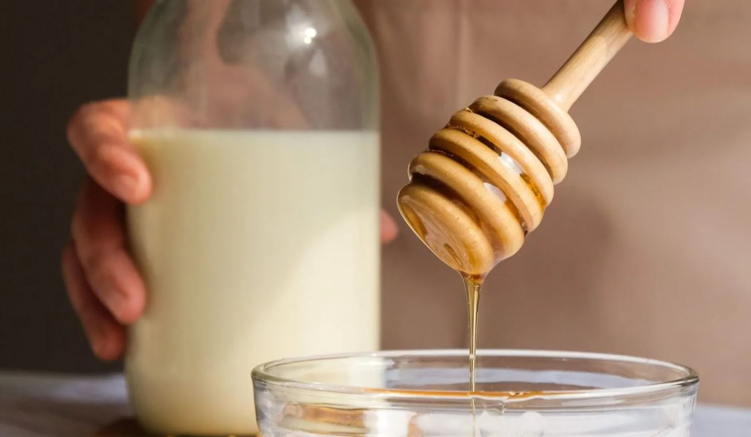 ترکیب عسل و شیر برای رفع درد
