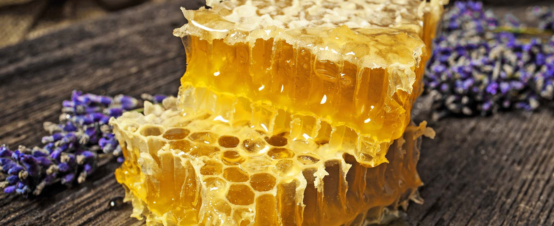 The delicacy of the structure of quality honey