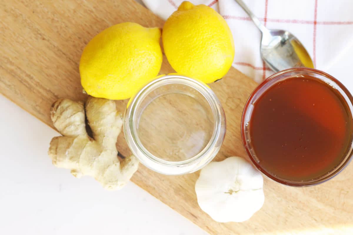 Combining honey with medicinal plants